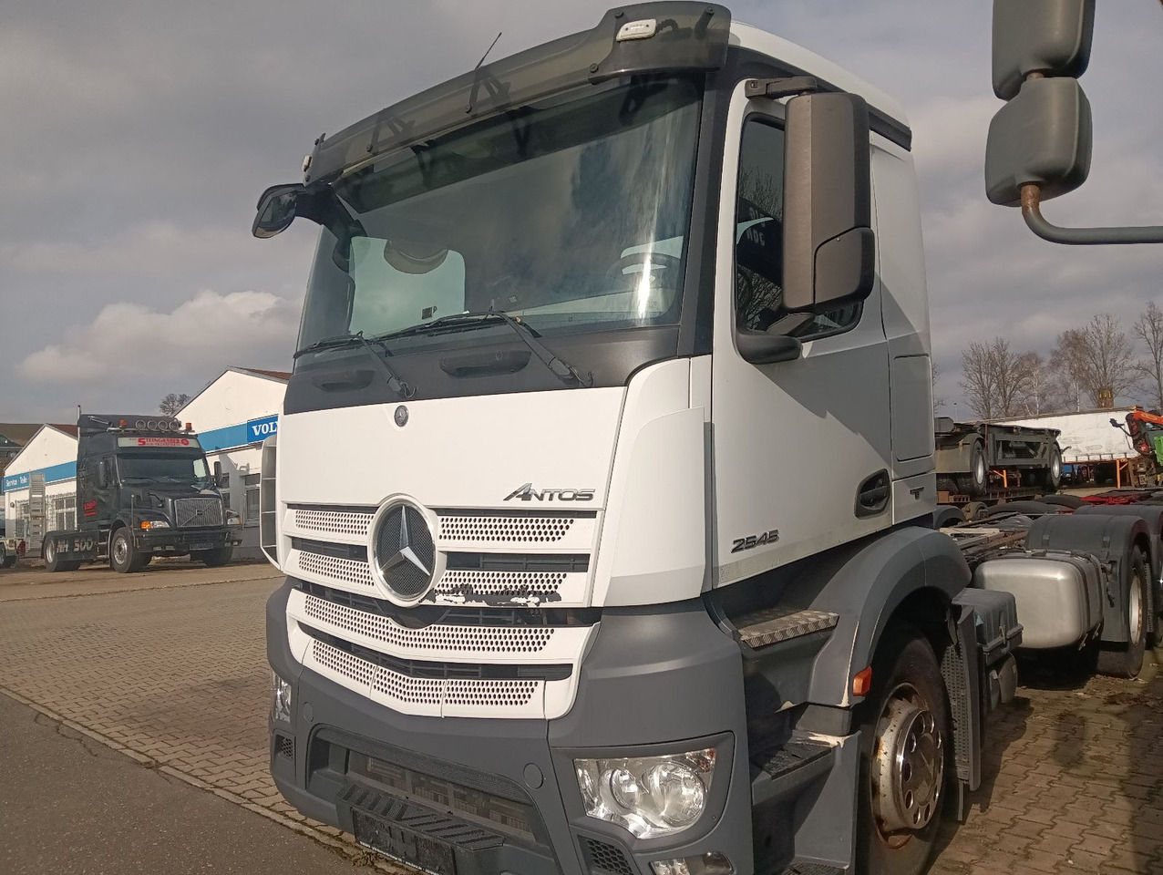 Mercedes-Benz ANTOS 2545 6x2 Lenkachse Luft/Luft PTO AHK - Camión chasis: foto 1 Mercedes-Benz ANTOS 2545 6x2 Lenkachse Luft/Luft PTO AHK - Camión chasis: foto 1