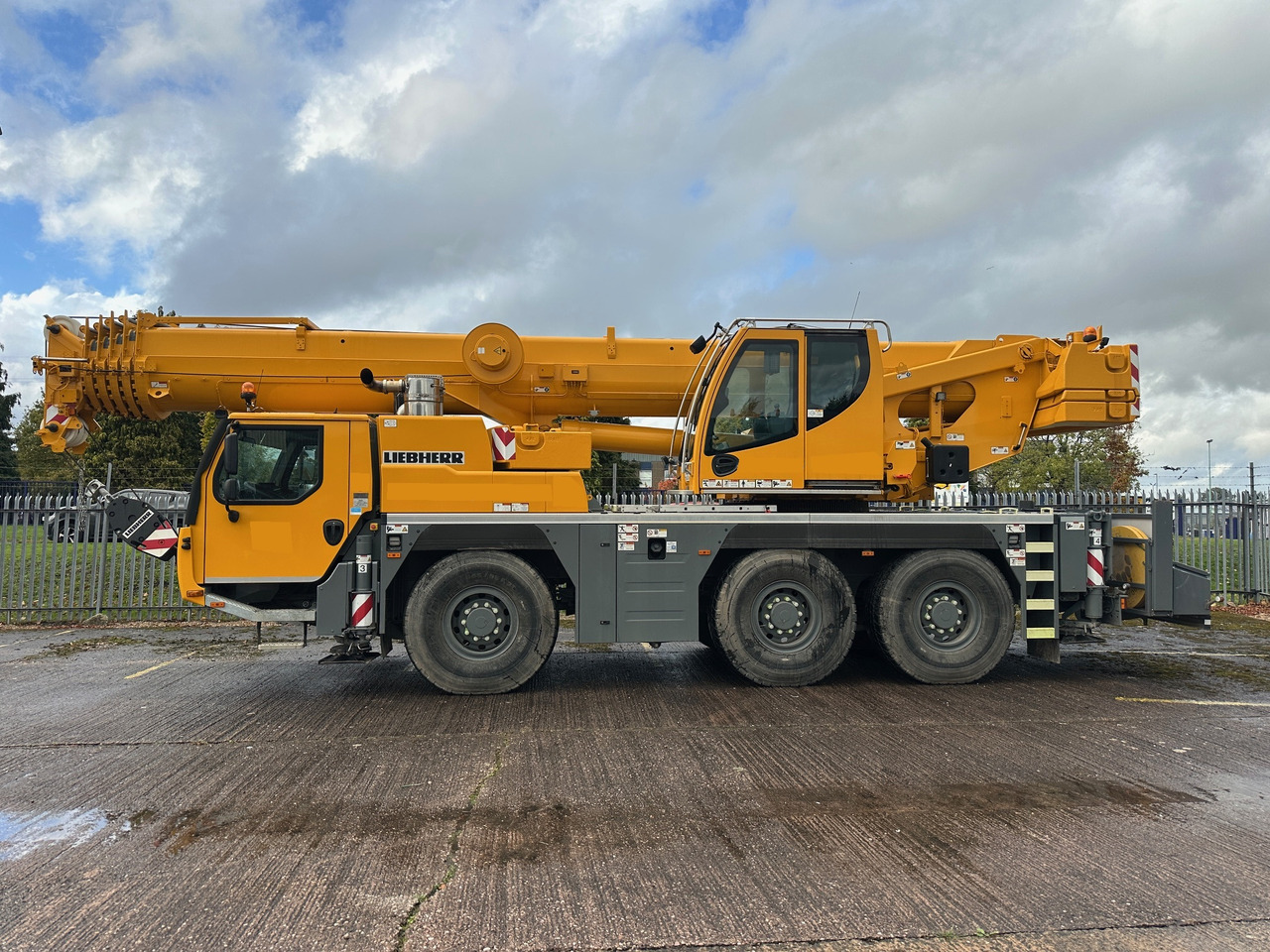 LIEBHERR LTM1060-3.1 - In Brand New Condition, Only 997 Hours - Grúa todo terreno: foto 1 LIEBHERR LTM1060-3.1 - In Brand New Condition, Only 997 Hours - Grúa todo terreno: foto 1