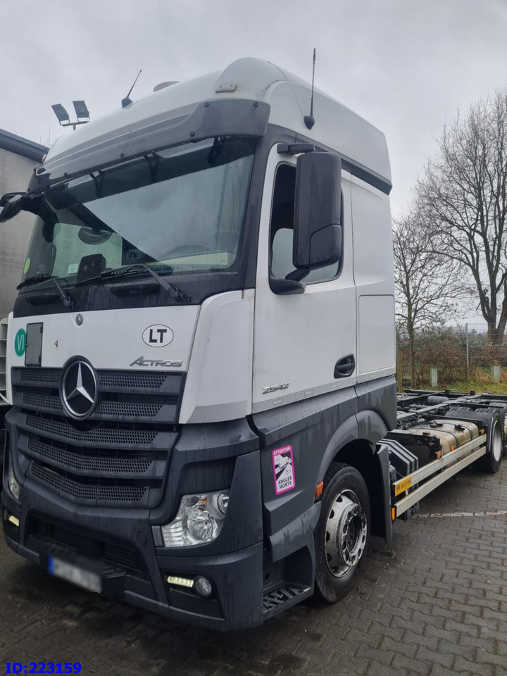 MERCEDES-BENZ Actros 2542 BDF 6x2 Euro6 - Camión chasis: foto 2 MERCEDES-BENZ Actros 2542 BDF 6x2 Euro6 - Camión chasis: foto 2