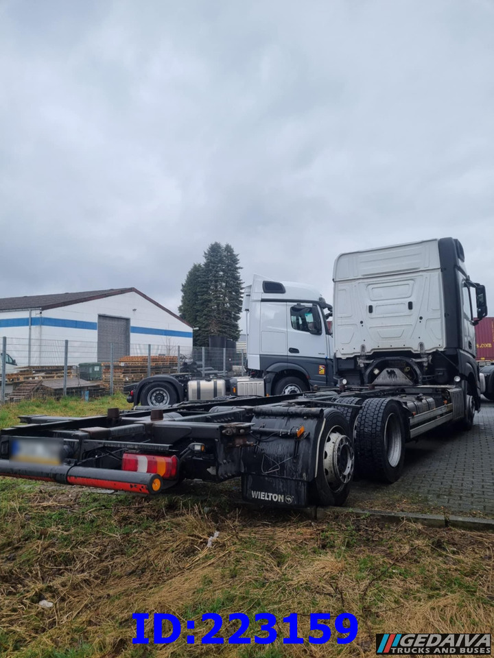 MERCEDES-BENZ Actros 2542 BDF 6x2 Euro6 - Camión chasis: foto 4 MERCEDES-BENZ Actros 2542 BDF 6x2 Euro6 - Camión chasis: foto 4