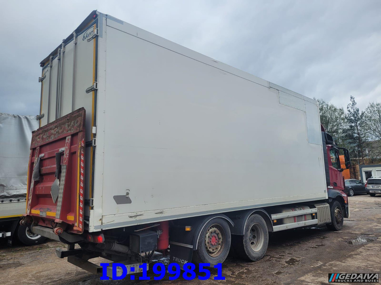 MERCEDES-BENZ Actros 2551 6x2 Euro5 - Camión caja cerrada: foto 5 MERCEDES-BENZ Actros 2551 6x2 Euro5 - Camión caja cerrada: foto 5