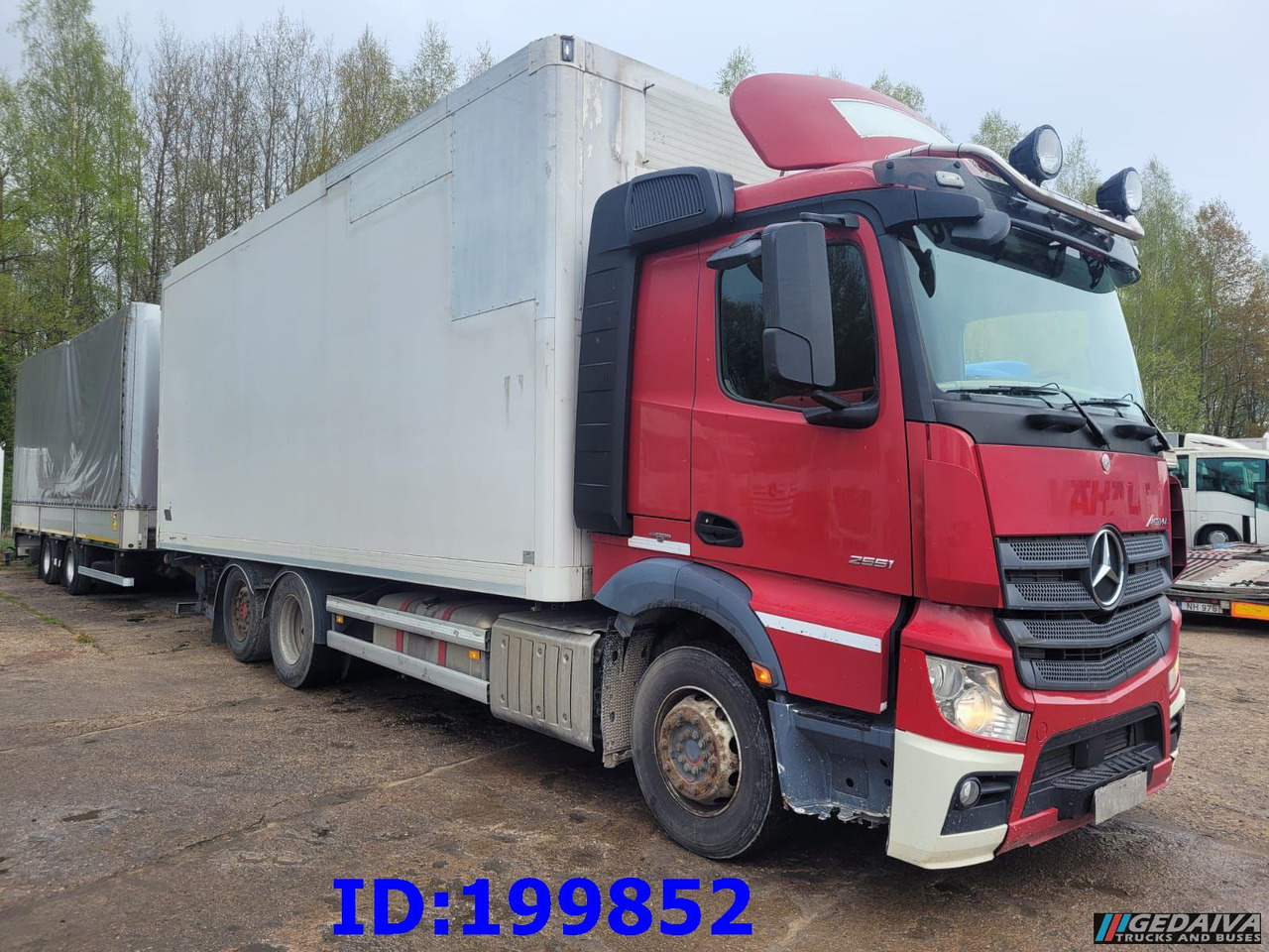MERCEDES-BENZ Actros 2551 6x2 Euro5 + tilt trailer - Camión caja cerrada: foto 1 MERCEDES-BENZ Actros 2551 6x2 Euro5 + tilt trailer - Camión caja cerrada: foto 1