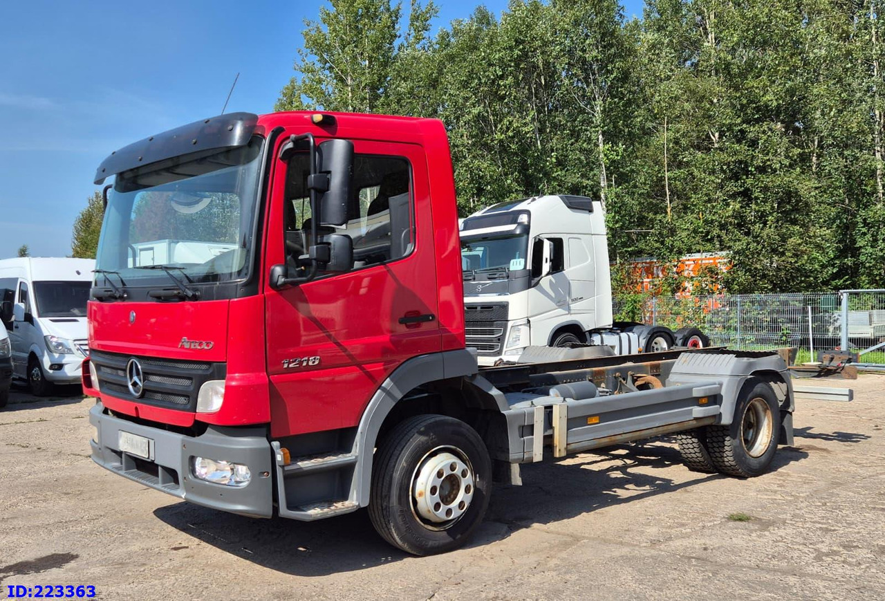 MERCEDES-BENZ Atego 1218 - Full steel - Manual (3 seats) - Camión chasis: foto 1 MERCEDES-BENZ Atego 1218 - Full steel - Manual (3 seats) - Camión chasis: foto 1