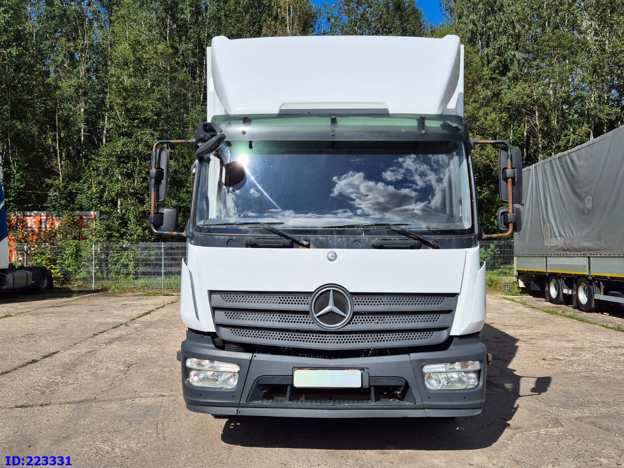 MERCEDES-BENZ Atego 1221 Euro6 (Open side box) - Camión isotérmico: foto 2 MERCEDES-BENZ Atego 1221 Euro6 (Open side box) - Camión isotérmico: foto 2