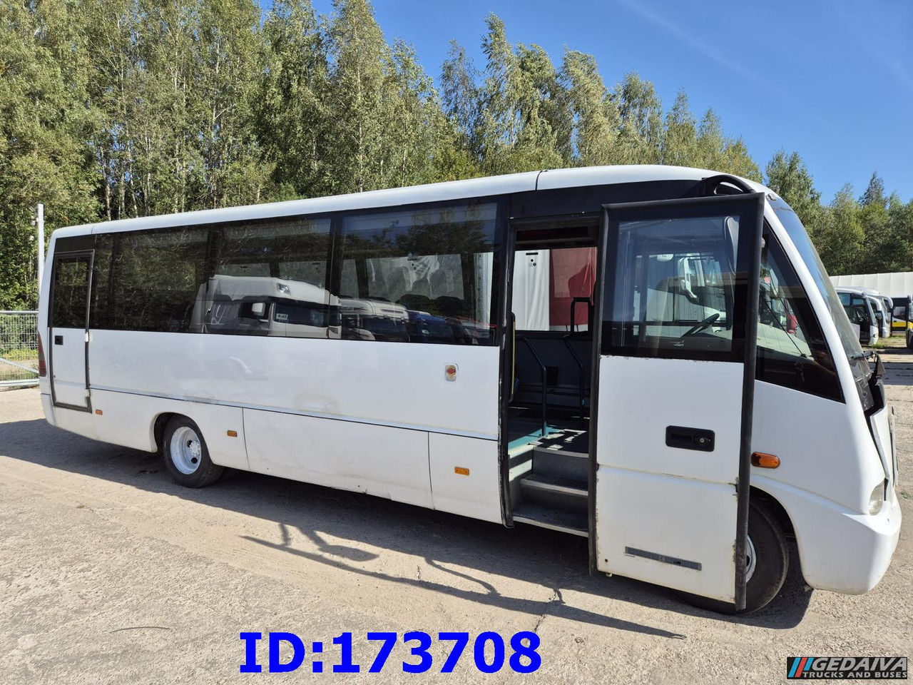 MERCEDES-BENZ Medio 30 Seat - Autocar: foto 5 MERCEDES-BENZ Medio 30 Seat - Autocar: foto 5
