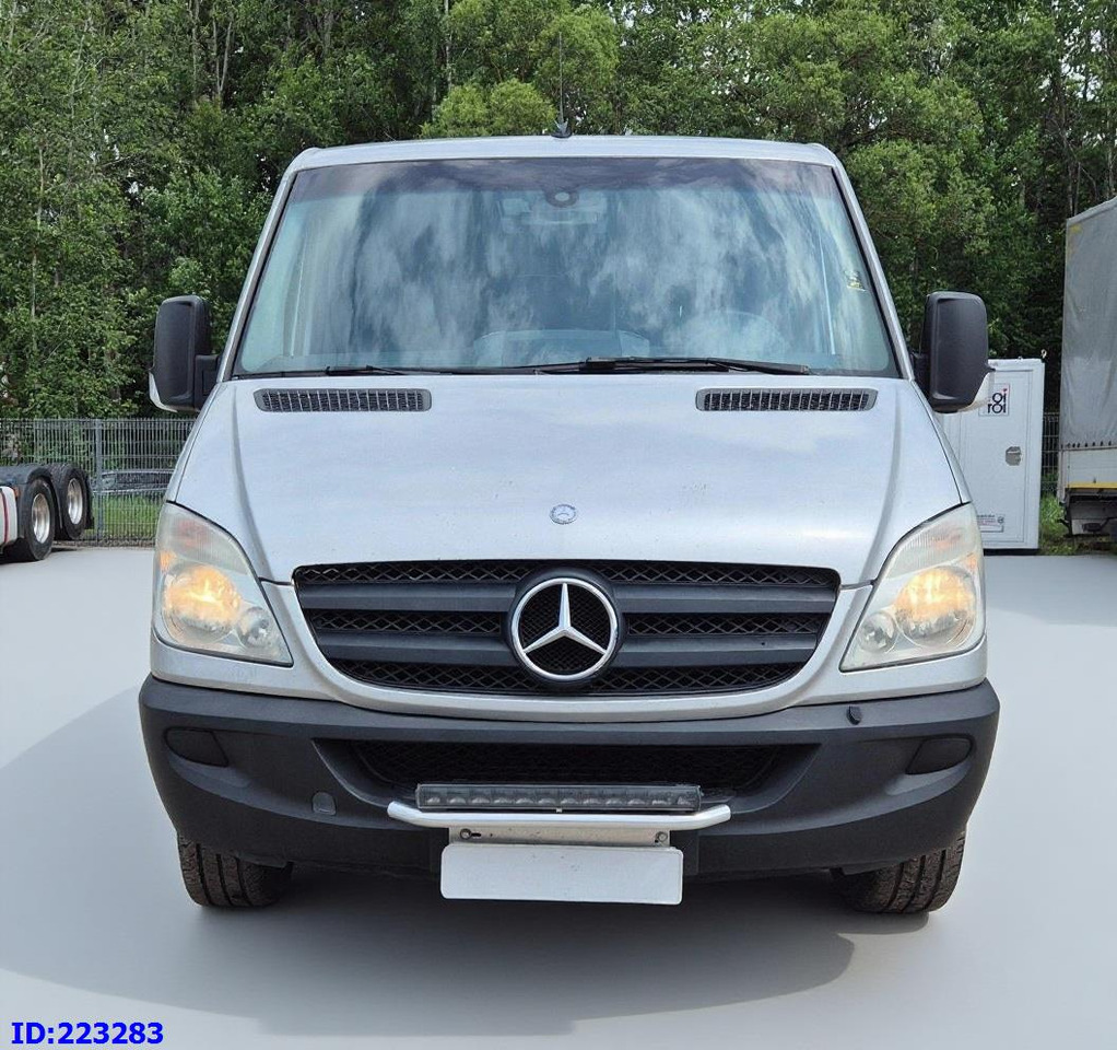 MERCEDES-BENZ Sprinter 313 - Kasten VIP -Euro5 - Minibús, Furgoneta de pasajeros: foto 2 MERCEDES-BENZ Sprinter 313 - Kasten VIP -Euro5 - Minibús, Furgoneta de pasajeros: foto 2