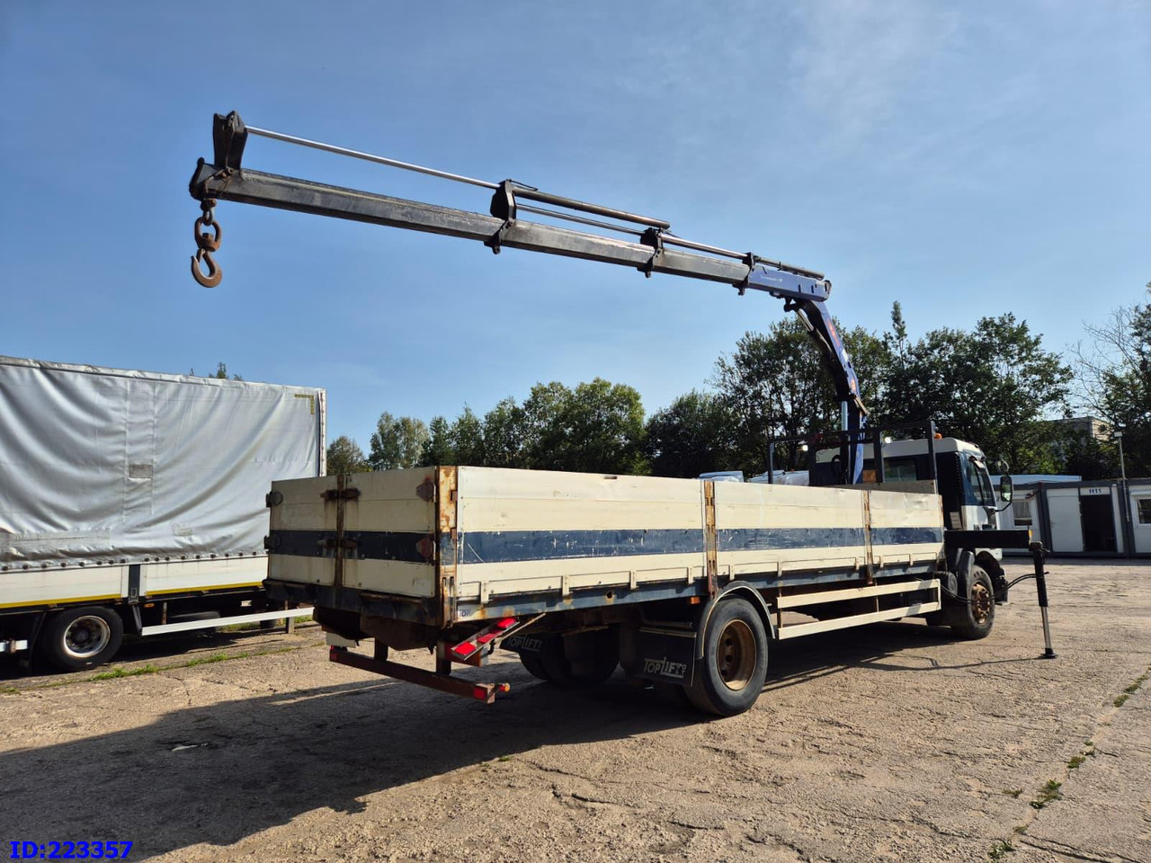 RENAULT Premium 210 4x2 Crane PM - Camión forestal: foto 4 RENAULT Premium 210 4x2 Crane PM - Camión forestal: foto 4