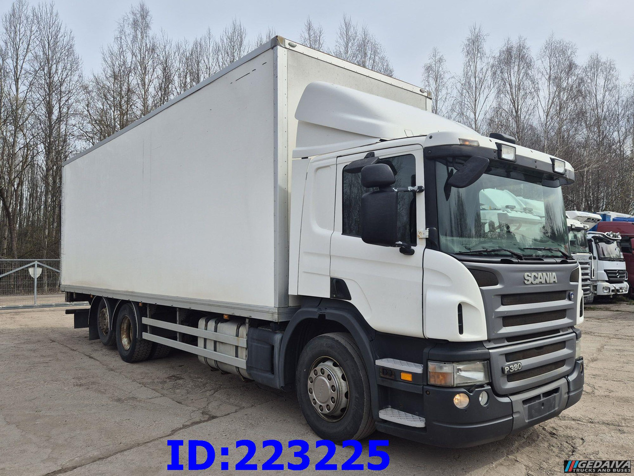 SCANIA P380 6x2 Open side box - Camión caja cerrada: foto 4 SCANIA P380 6x2 Open side box - Camión caja cerrada: foto 4