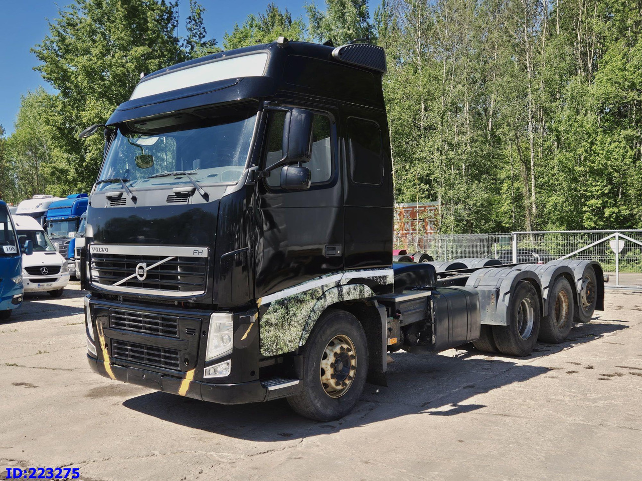 VOLVO FH13 540HP 8X4 (Steering axle) RETARDER - Camión chasis: foto 1 VOLVO FH13 540HP 8X4 (Steering axle) RETARDER - Camión chasis: foto 1