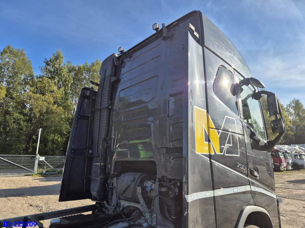 VOLVO FH16 750HP 8x4 Steering axle - Camión chasis: foto 5 VOLVO FH16 750HP 8x4 Steering axle - Camión chasis: foto 5