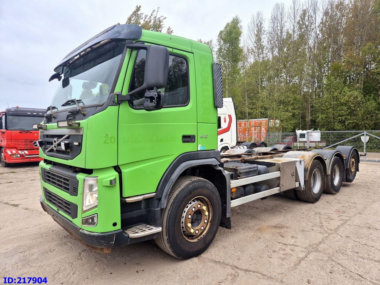 VOLVO FM 410HP 8x4 (Steering axle) - Camión chasis: foto 1 VOLVO FM 410HP 8x4 (Steering axle) - Camión chasis: foto 1