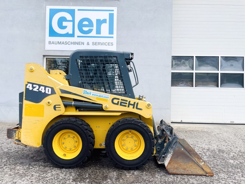 Gehl SL4240 (4035) - Minicargadora: foto 2 Gehl SL4240 (4035) - Minicargadora: foto 2