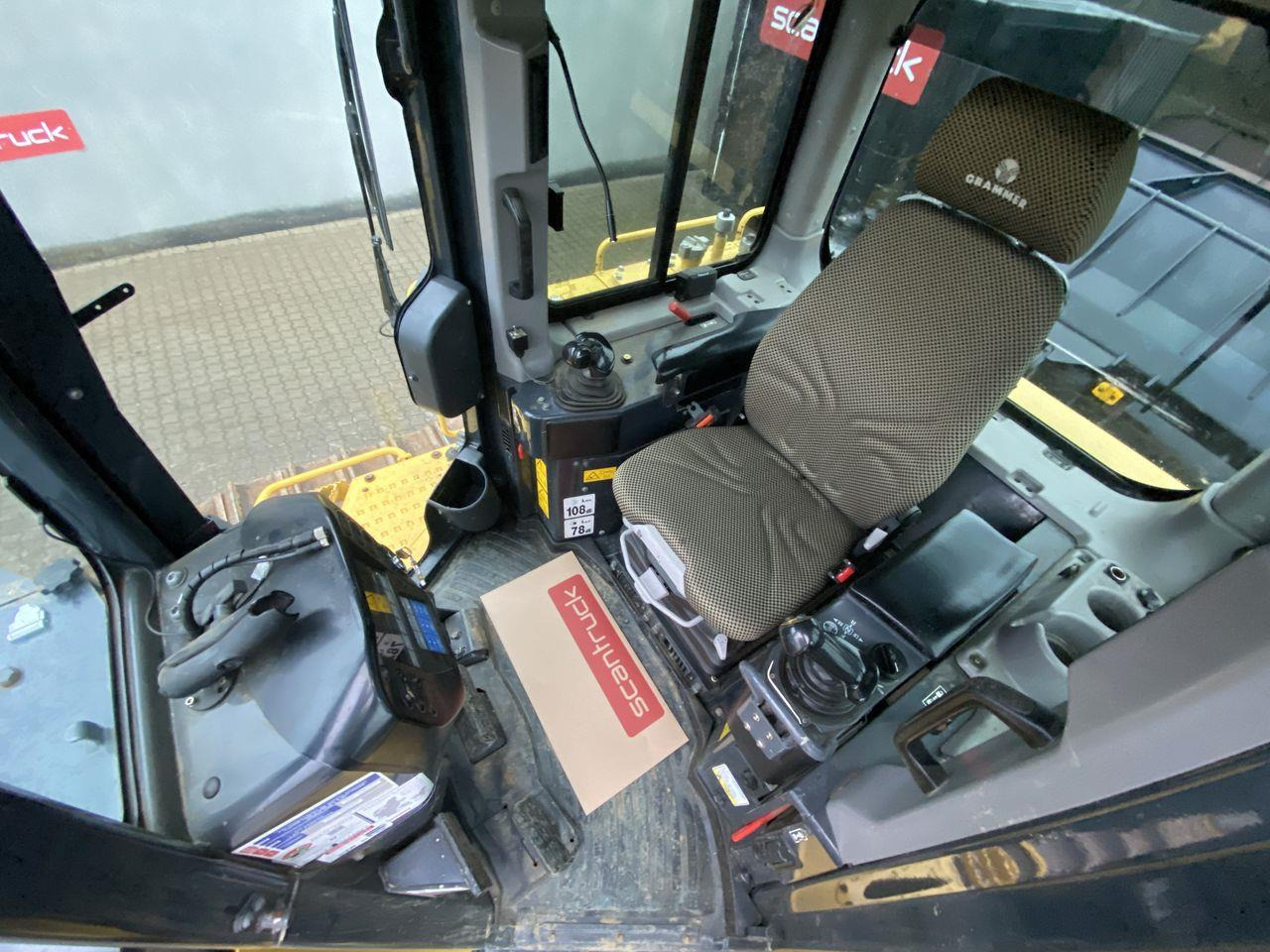 Komatsu D65PX-18 - Bulldozer: foto 3 Komatsu D65PX-18 - Bulldozer: foto 3