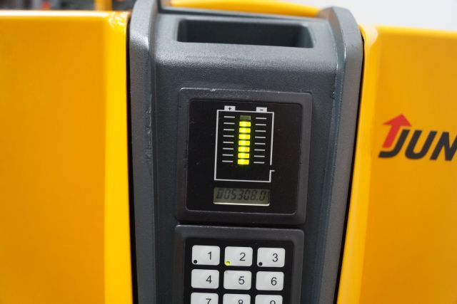 Jungheinrich EJE116 - Transpaleta: foto 4 Jungheinrich EJE116 - Transpaleta: foto 4