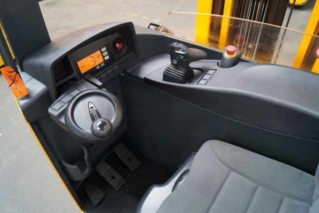 Jungheinrich ETV320 - Retráctil: foto 3 Jungheinrich ETV320 - Retráctil: foto 3