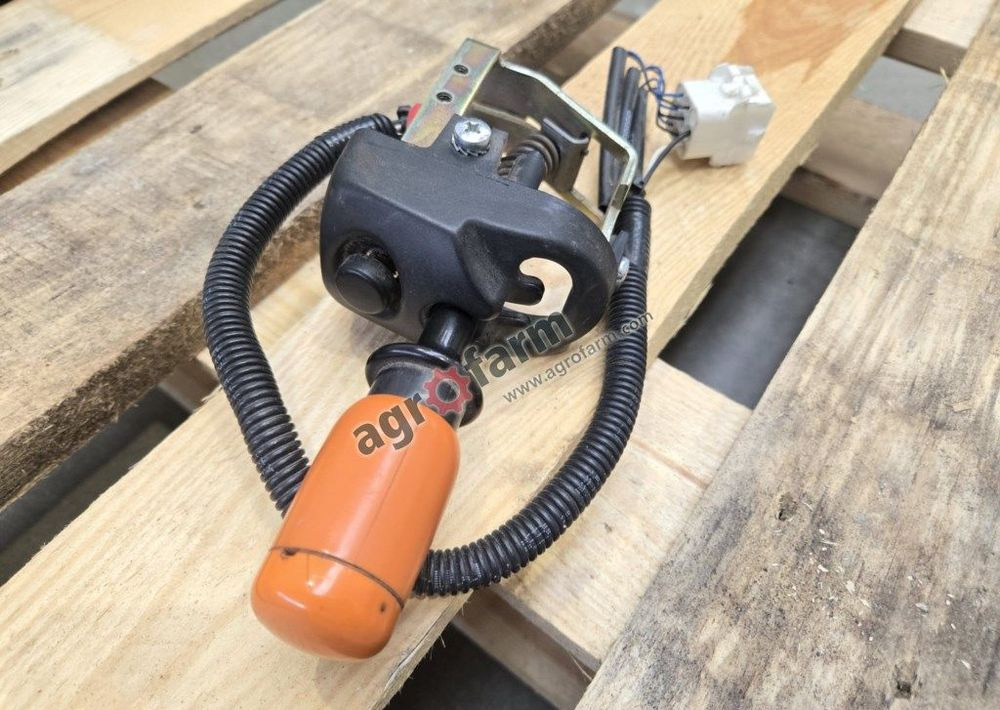 Przełącznik rewersu Valtra T171, T181, T191, 8550 - Sistema eléctrico: foto 2 Przełącznik rewersu Valtra T171, T181, T191, 8550 - Sistema eléctrico: foto 2