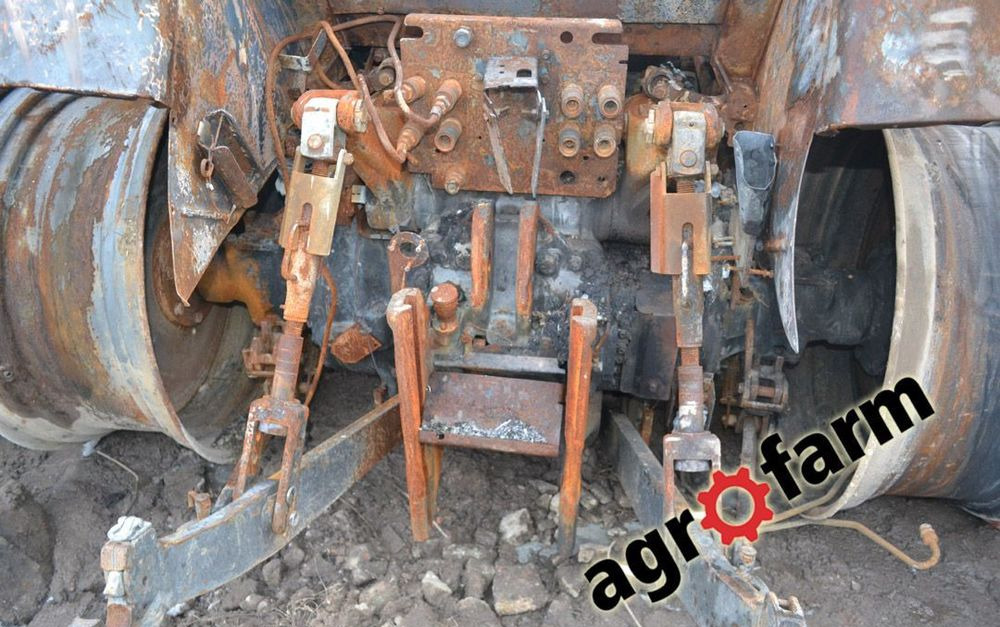 Fendt części 711 712 714 716 718 720 VARIO silnik skrzynia most wał zwrotnica piasta obudowa zawór - Recambio para Maquinaria agrícola: foto 3 Fendt części 711 712 714 716 718 720 VARIO silnik skrzynia most wał zwrotnica piasta obudowa zawór - Recambio para Maquinaria agrícola: foto 3