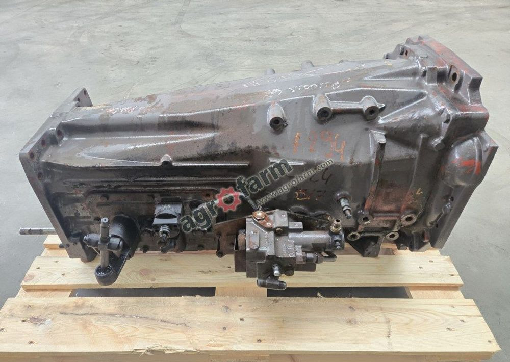 Skrzynia biegów Massey Ferguson 6180, Dynashift - Caja de cambios: foto 1 Skrzynia biegów Massey Ferguson 6180, Dynashift - Caja de cambios: foto 1