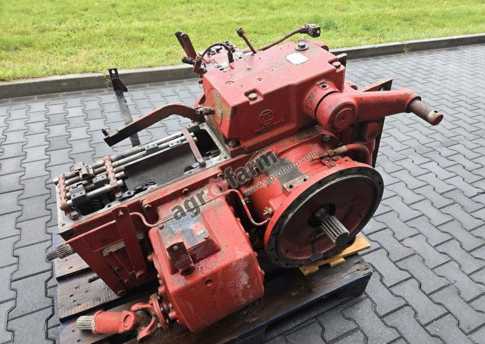 Skrzynia biegów, tylny most Case 1255 XL - Caja de cambios: foto 2 Skrzynia biegów, tylny most Case 1255 XL - Caja de cambios: foto 2