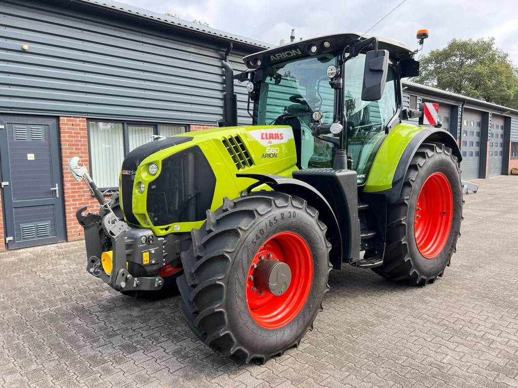 Claas Arion 660 - Tractor: foto 1 Claas Arion 660 - Tractor: foto 1
