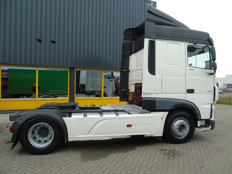 DAF XF 106.480 + EURO 6 + SPOILER - Cabeza tractora: foto 3 DAF XF 106.480 + EURO 6 + SPOILER - Cabeza tractora: foto 3