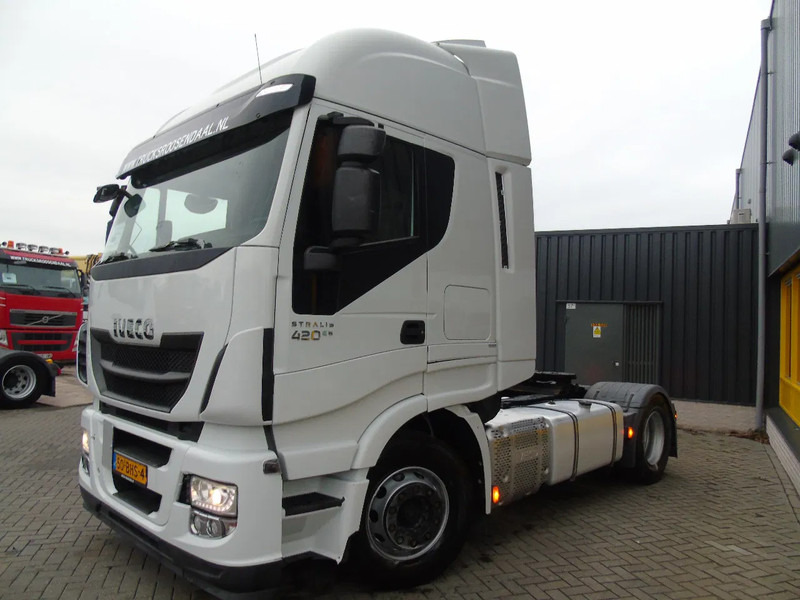 Iveco Stralis 420 + EURO 6 + SPOILER - Cabeza tractora: foto 3 Iveco Stralis 420 + EURO 6 + SPOILER - Cabeza tractora: foto 3