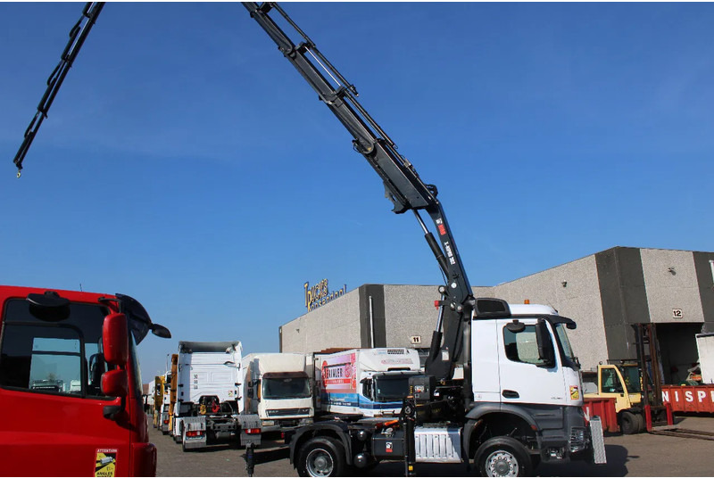 Mercedes-Benz Arocs 2051 + 4X4 + HIAB 302 E6 / JIB 70 X 4 + 10 EXTENTSIONS / NEW!! - Cabeza tractora: foto 2 Mercedes-Benz Arocs 2051 + 4X4 + HIAB 302 E6 / JIB 70 X 4 + 10 EXTENTSIONS / NEW!! - Cabeza tractora: foto 2