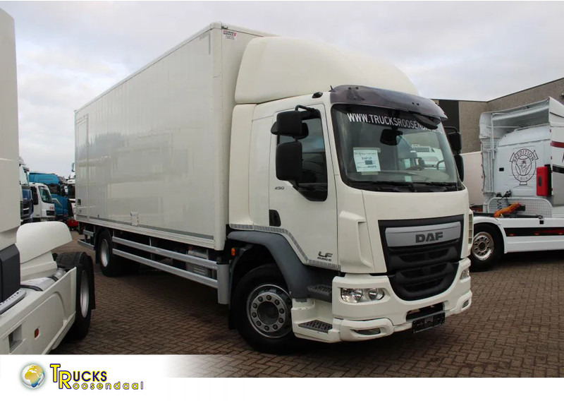 DAF LF 250 + euro 6 + 19T - Camión caja cerrada: foto 1 DAF LF 250 + euro 6 + 19T - Camión caja cerrada: foto 1
