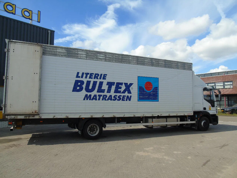 Iveco Eurocargo 120E25 + EURO 6 + 196.000KM! - Camión caja cerrada: foto 3 Iveco Eurocargo 120E25 + EURO 6 + 196.000KM! - Camión caja cerrada: foto 3