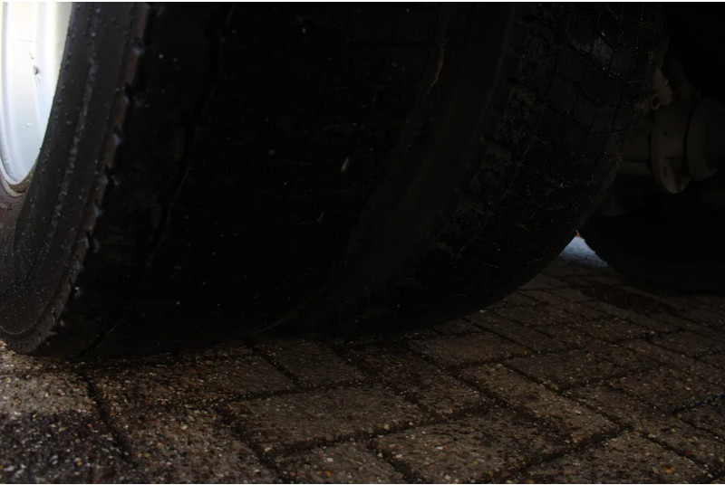 Camión frigorífico Iveco Eurocargo 140E + CARRIER + MANUAL + ATP!! LIFT + EURO 5: foto 17