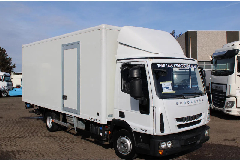 Iveco Eurocargo 75E21 + euro 6 + manual + 7.5t - Camión caja cerrada: foto 3 Iveco Eurocargo 75E21 + euro 6 + manual + 7.5t - Camión caja cerrada: foto 3