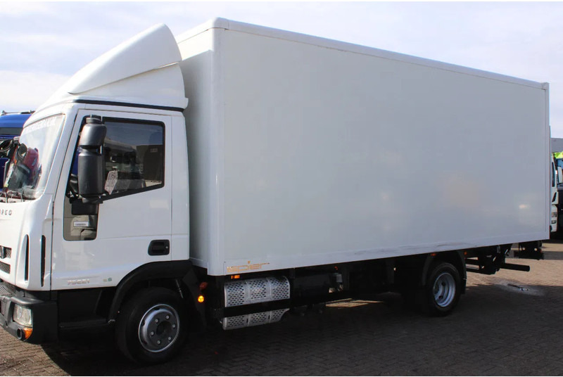 Iveco Eurocargo 75E21 + euro 6 + manual + 7.5t - Camión caja cerrada: foto 4 Iveco Eurocargo 75E21 + euro 6 + manual + 7.5t - Camión caja cerrada: foto 4
