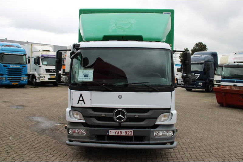 Mercedes-Benz Atego 1018 + LIFT - Camión caja cerrada: foto 2 Mercedes-Benz Atego 1018 + LIFT - Camión caja cerrada: foto 2