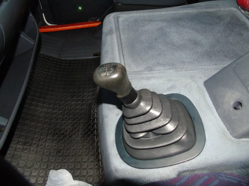 Camión caja cerrada Mercedes-Benz Atego 1218 + MANUAL + LIFT: foto 10 Camión caja cerrada Mercedes-Benz Atego 1218 + MANUAL + LIFT: foto 10