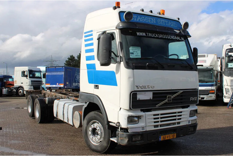 Volvo FH 12.420 + Euro 2 + 6x2 + Manual - Camión chasis: foto 3 Volvo FH 12.420 + Euro 2 + 6x2 + Manual - Camión chasis: foto 3