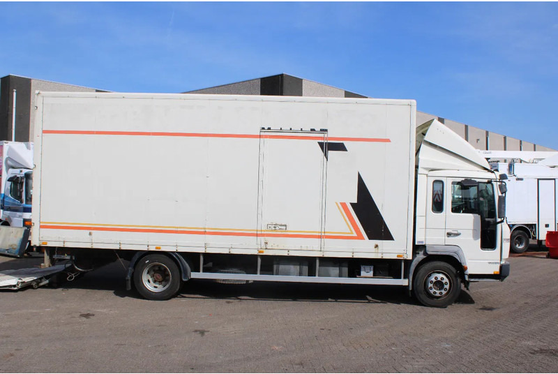 Volvo FL 6.250 +EURO 2 + MANUAL + LIFT - Camión caja cerrada: foto 3 Volvo FL 6.250 +EURO 2 + MANUAL + LIFT - Camión caja cerrada: foto 3