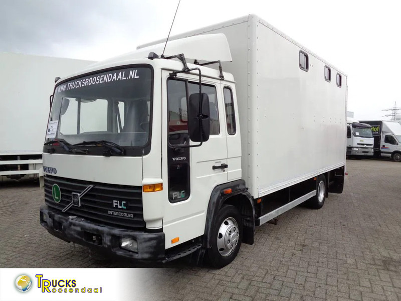 Volvo FLC + Manual + Horse transport - Camión para caballos: foto 1 Volvo FLC + Manual + Horse transport - Camión para caballos: foto 1