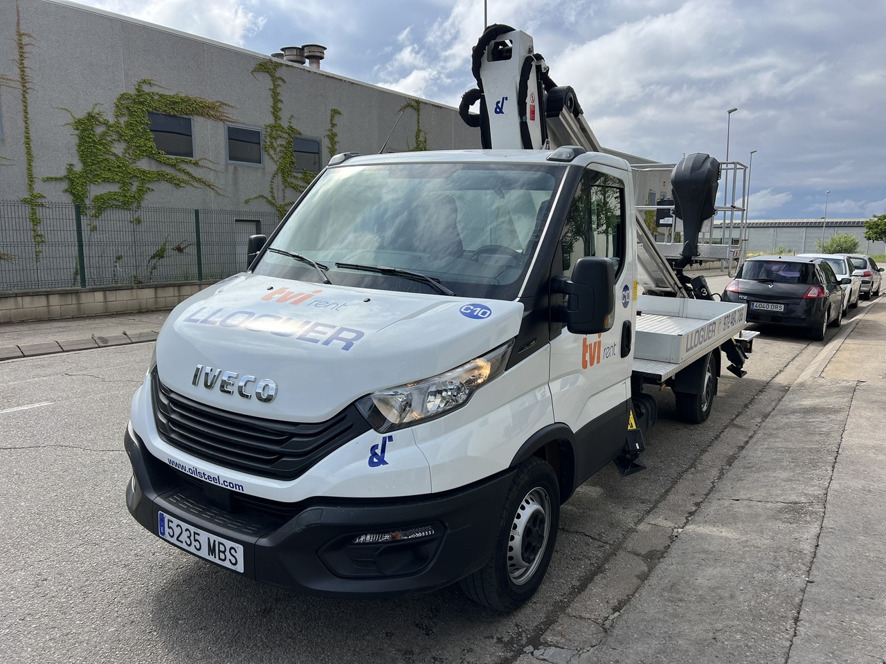 Iveco Daily + Oil&Steel Scorpion 1812 Smart Iveco Daily + Oil&Steel Scorpion 1812 Smart - Camión con plataforma elevadora: foto 1 Iveco Daily + Oil&Steel Scorpion 1812 Smart Iveco Daily + Oil&Steel Scorpion 1812 Smart - Camión con plataforma elevadora: foto 1