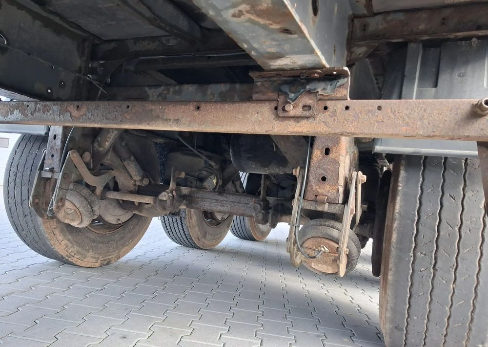 Krone Standard, Firanka, Mocowania promowe, Podnoszony zderzak - Semirremolque lona: foto 5 Krone Standard, Firanka, Mocowania promowe, Podnoszony zderzak - Semirremolque lona: foto 5