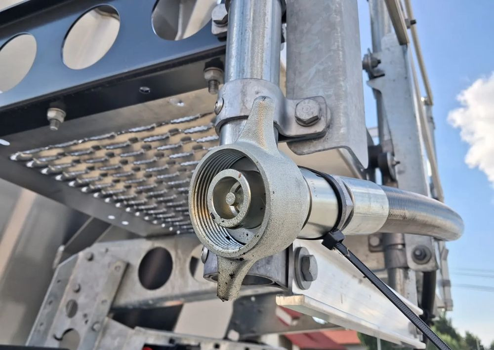 Schmitz Cargobull Wywrotka stalowa 25m3, Klapa zewnętrzna - Semirremolque volquete: foto 4 Schmitz Cargobull Wywrotka stalowa 25m3, Klapa zewnętrzna - Semirremolque volquete: foto 4