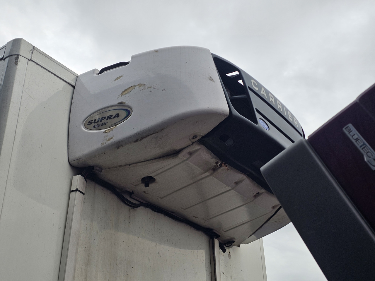 LAMBERET FRIGO BODY / CARRIER SUPRA 850MT / TAIL LIFT ZEPRO Z155 MA + REMOTE - Carrocería-frigorifico: foto 4 LAMBERET FRIGO BODY / CARRIER SUPRA 850MT / TAIL LIFT ZEPRO Z155 MA + REMOTE - Carrocería-frigorifico: foto 4