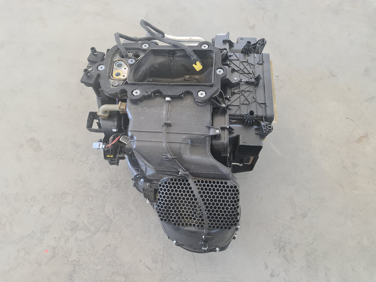 RENAULT RANGE T / COMPLETE CABINE HEATER / 7484593228 - Calefacción/ Ventilación: foto 2 RENAULT RANGE T / COMPLETE CABINE HEATER / 7484593228 - Calefacción/ Ventilación: foto 2