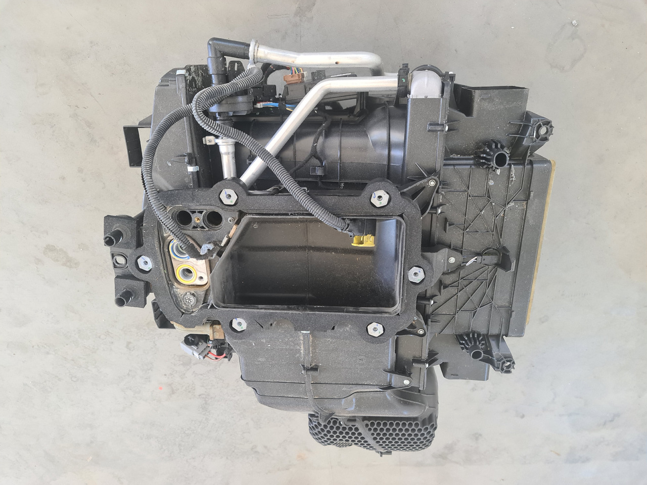 RENAULT RANGE T / COMPLETE CABINE HEATER / 7484593228 - Calefacción/ Ventilación: foto 4 RENAULT RANGE T / COMPLETE CABINE HEATER / 7484593228 - Calefacción/ Ventilación: foto 4