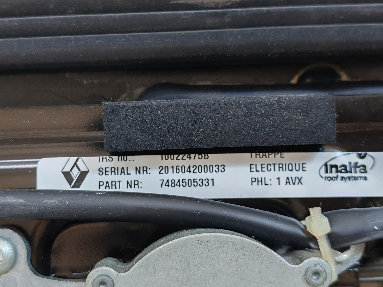 RENAULT RANGE T / SUNROOF / 7484505331 - Ventana y piezas: foto 5 RENAULT RANGE T / SUNROOF / 7484505331 - Ventana y piezas: foto 5