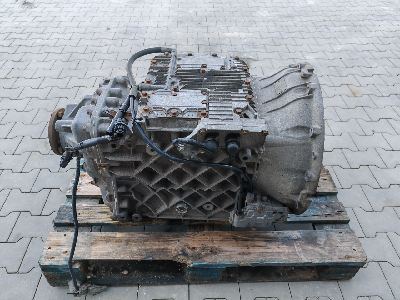 RENAULT VOLVO / AT2412D I-SHIFT / COMPLETE GEARBOX - Caja de cambios: foto 4 RENAULT VOLVO / AT2412D I-SHIFT / COMPLETE GEARBOX - Caja de cambios: foto 4
