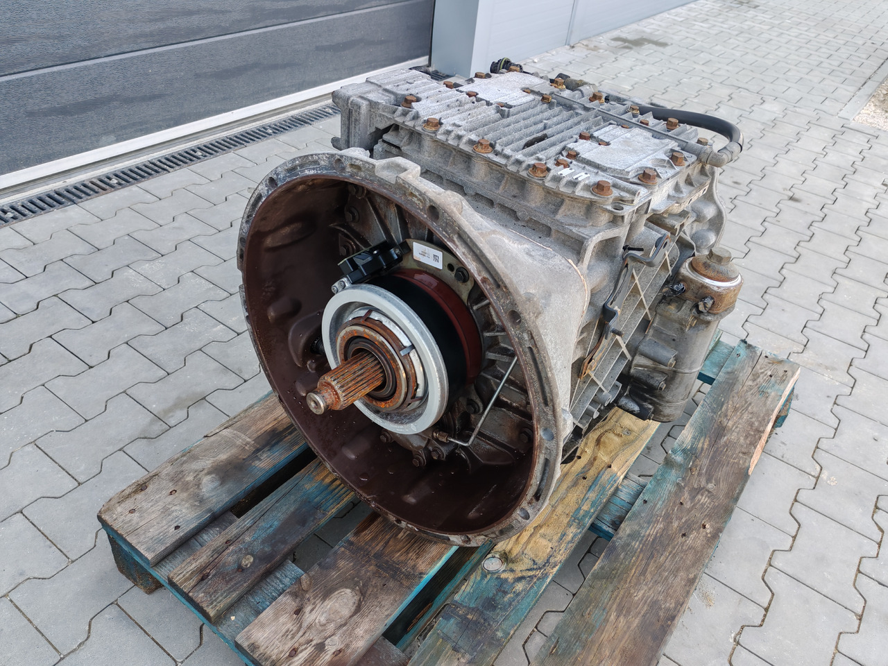 RENAULT VOLVO / AT2412D I-SHIFT / COMPLETE GEARBOX - Caja de cambios: foto 2 RENAULT VOLVO / AT2412D I-SHIFT / COMPLETE GEARBOX - Caja de cambios: foto 2