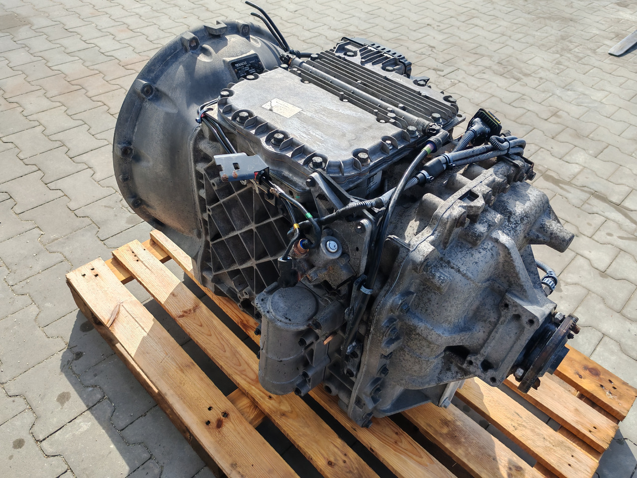 RENAULT VOLVO / AT2412E I-SHIFT / COMPLETE GEARBOX - Caja de cambios: foto 4 RENAULT VOLVO / AT2412E I-SHIFT / COMPLETE GEARBOX - Caja de cambios: foto 4