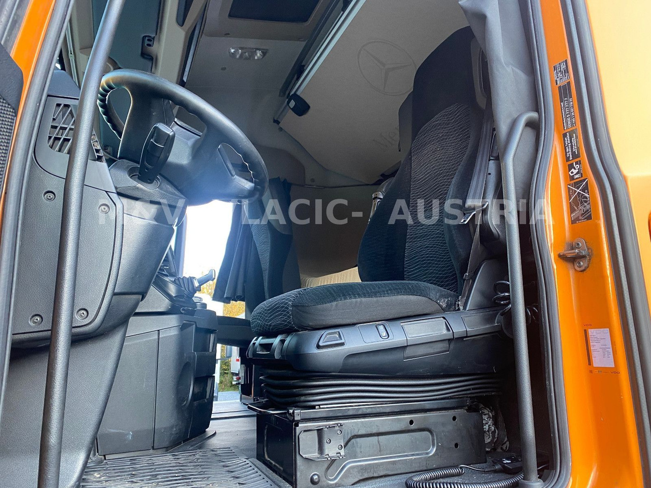 Mercedes-Benz 2542 - Camión portacontenedore/ Intercambiable: foto 3 Mercedes-Benz 2542 - Camión portacontenedore/ Intercambiable: foto 3