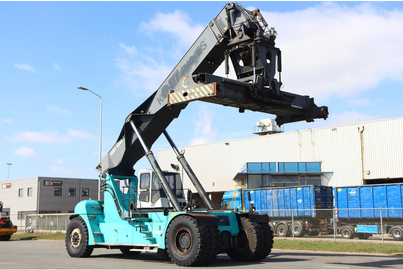 KONECRANES 4542TB5 - Reach stacker: foto 1 KONECRANES 4542TB5 - Reach stacker: foto 1