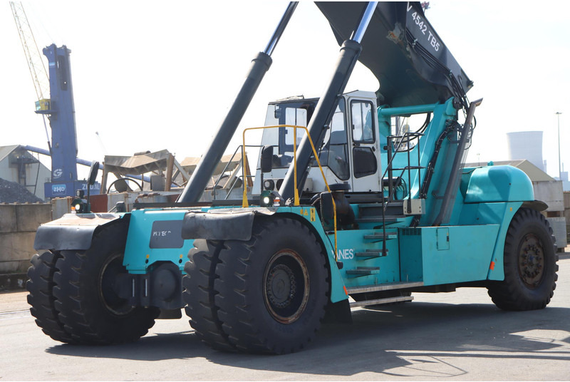 KONECRANES 4542TB5 - Reach stacker: foto 4 KONECRANES 4542TB5 - Reach stacker: foto 4